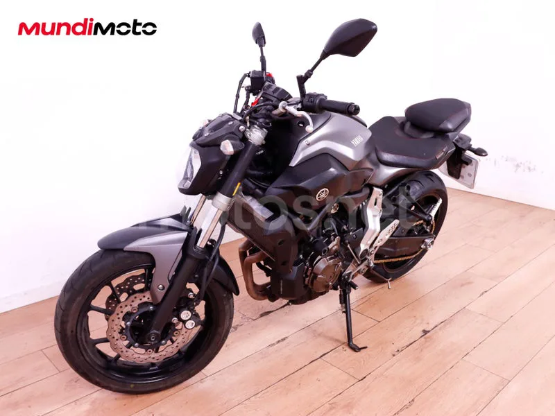 Yamaha MT-07 - Vista 7
