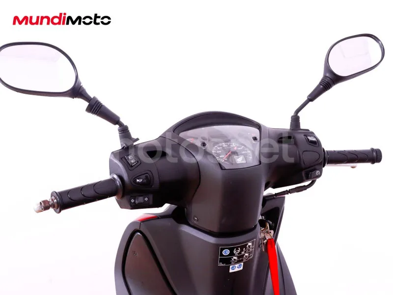 Honda SH125i - Vista 11
