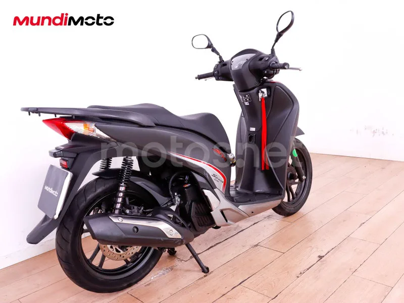 Honda SH125i - Vista 3