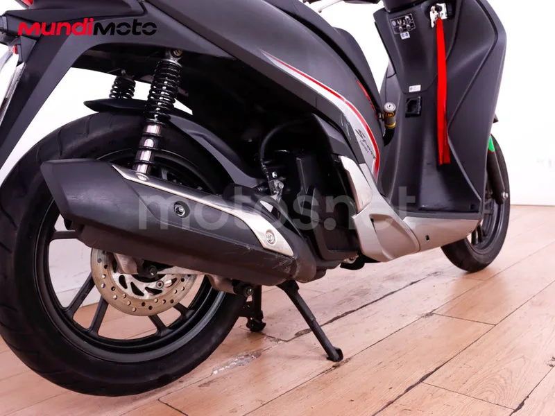 Honda SH125i - Vista 4