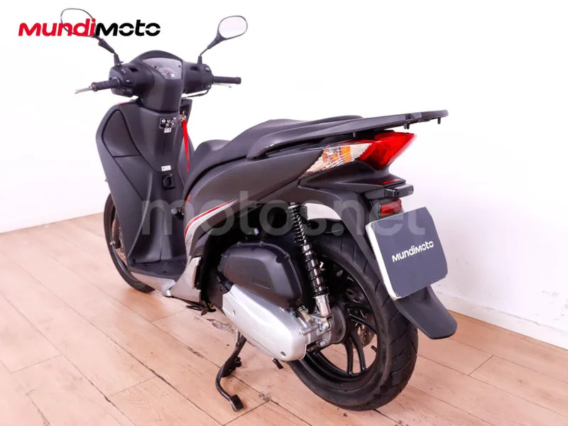 Honda SH125i - Vista 8
