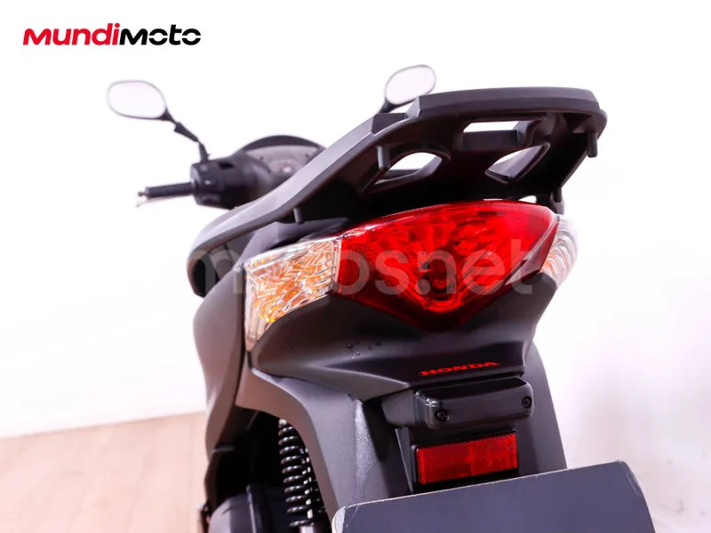 Honda SH125i - Vista 9