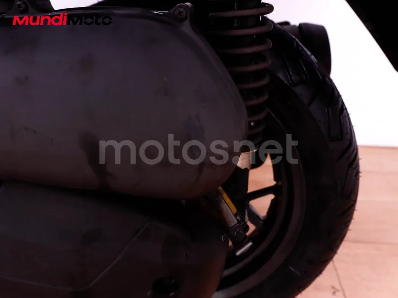 Yamaha XMAX 125 - Vista 21