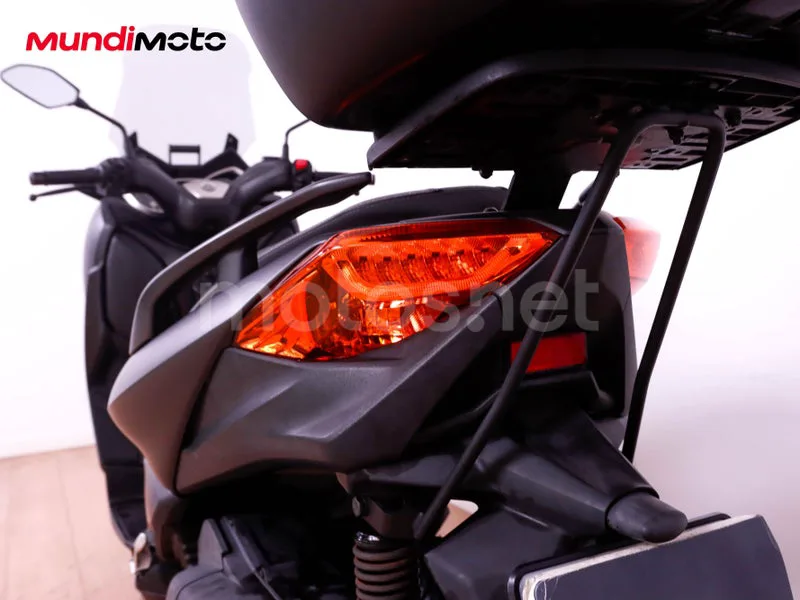 Yamaha XMAX 125 - Vista 9