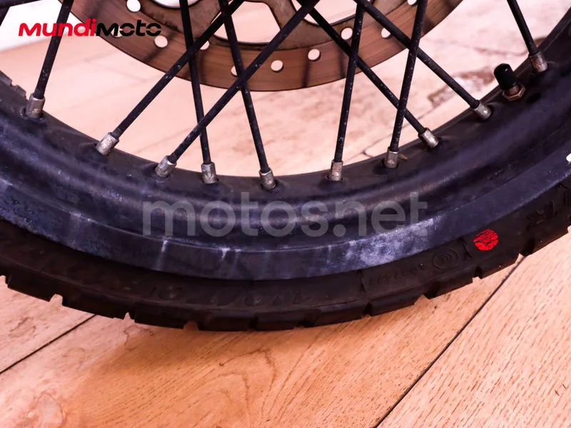 Husqvarna Svartpilen 401 - Vista 20