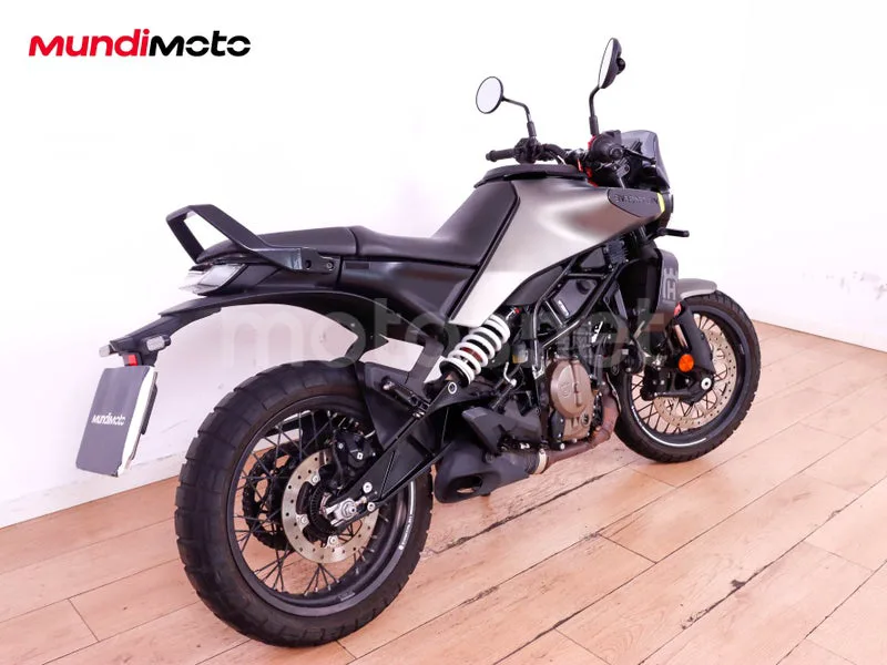Husqvarna Svartpilen 401 - Vista 3