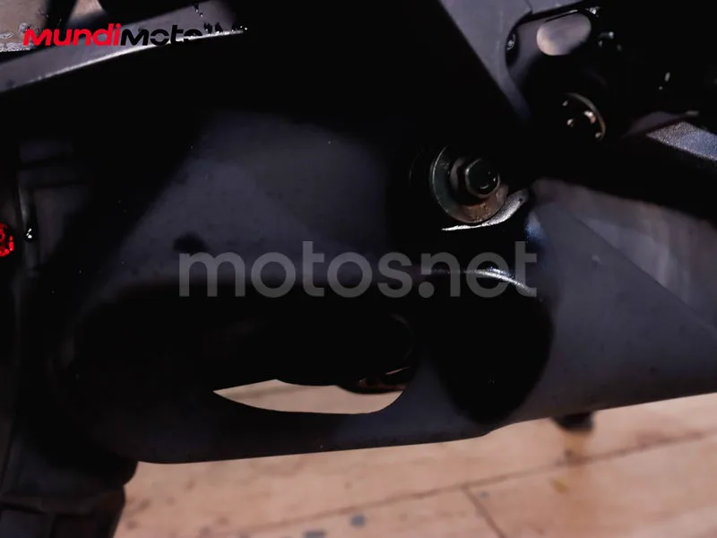 Husqvarna Svartpilen 401 - Vista 24