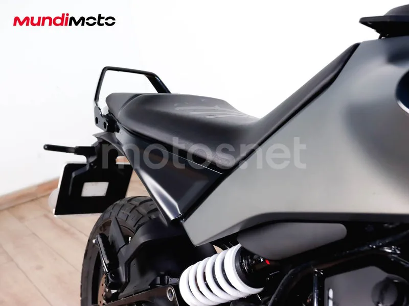 Husqvarna Svartpilen 401 - Vista 33