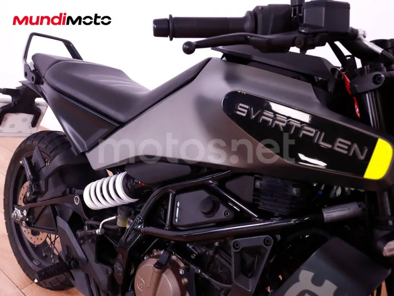 Husqvarna Svartpilen 401 - Vista 35
