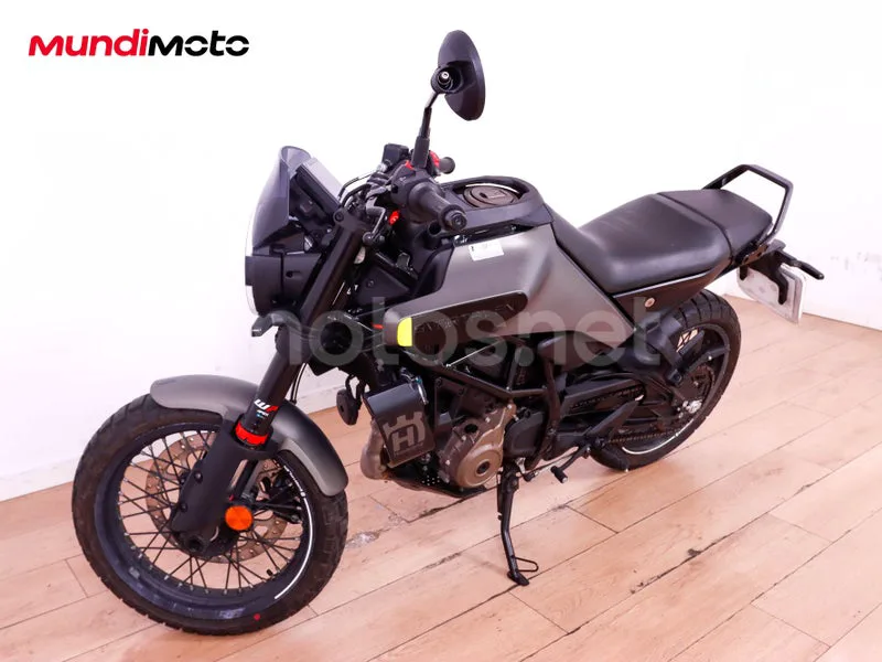 Husqvarna Svartpilen 401 - Vista 7