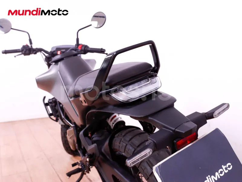 Husqvarna Svartpilen 401 - Vista 9