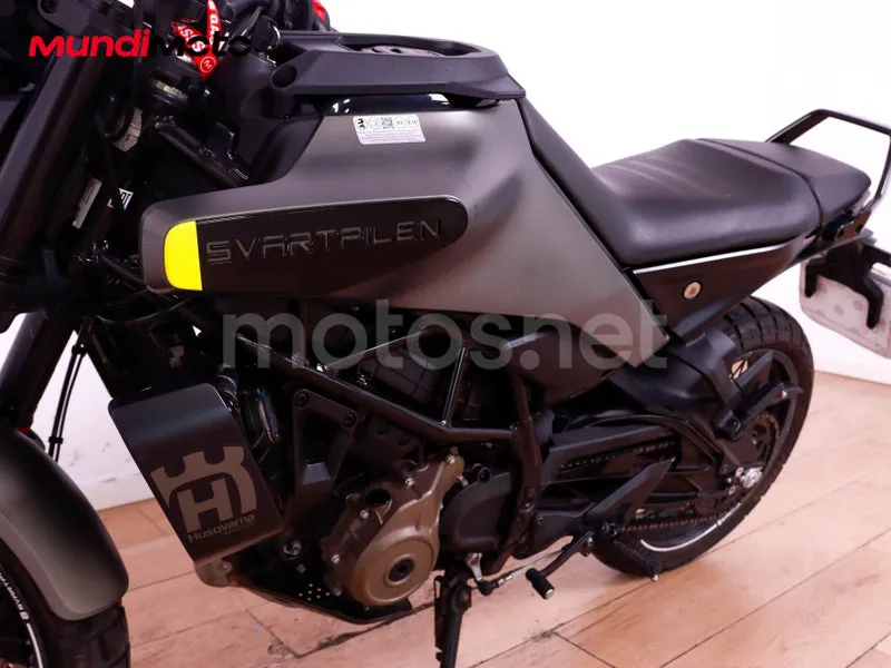 Husqvarna Svartpilen 401 - Vista 10