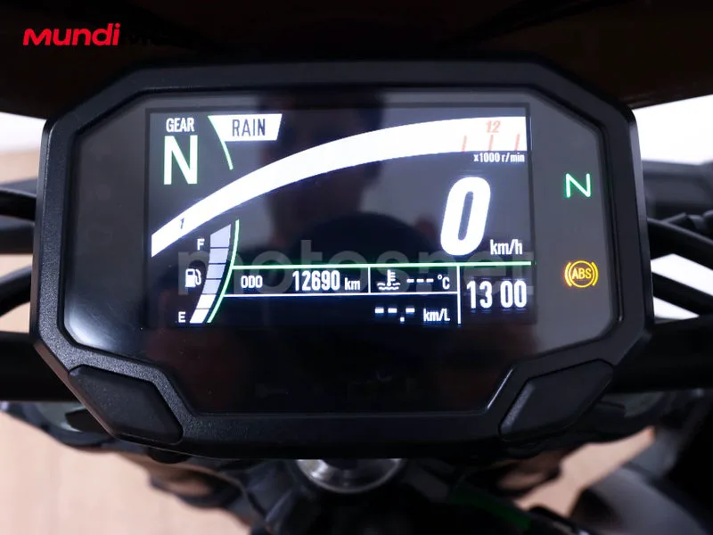 Kawasaki Z900 - Vista 12