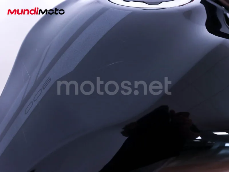 Kawasaki Z900 - Vista 17