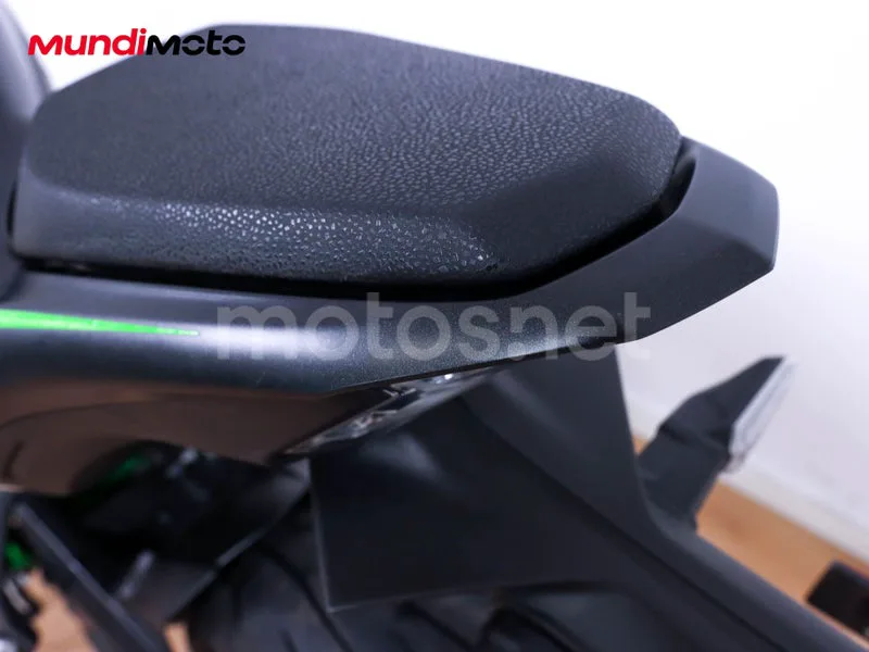 Kawasaki Z900 - Vista 28
