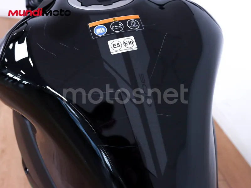 Kawasaki Z900 - Vista 46