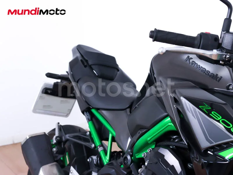 Kawasaki Z900 - Vista 52