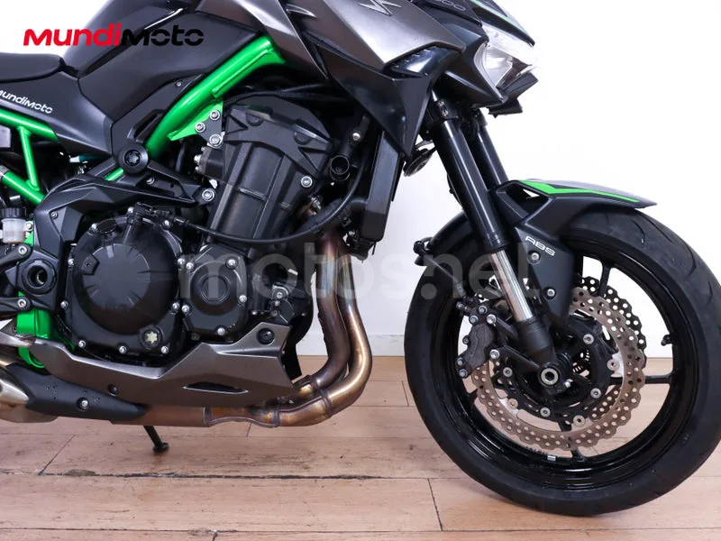 Kawasaki Z900 - Vista 54