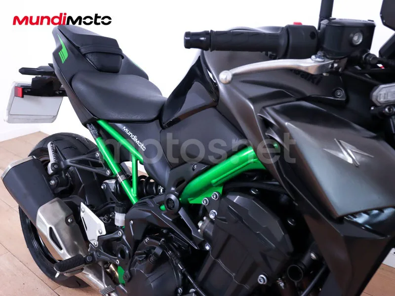Kawasaki Z900 - Vista 57