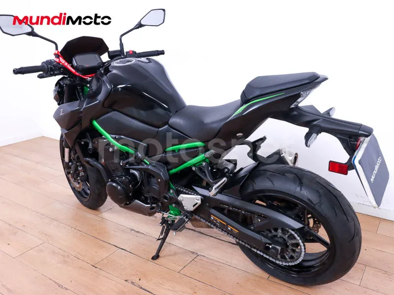 Kawasaki Z900 - Vista 8