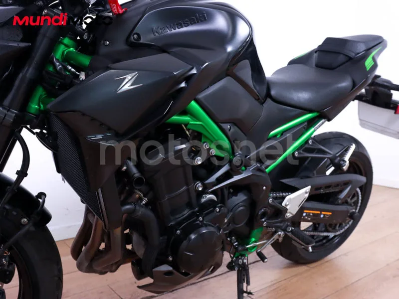 Kawasaki Z900 - Vista 10