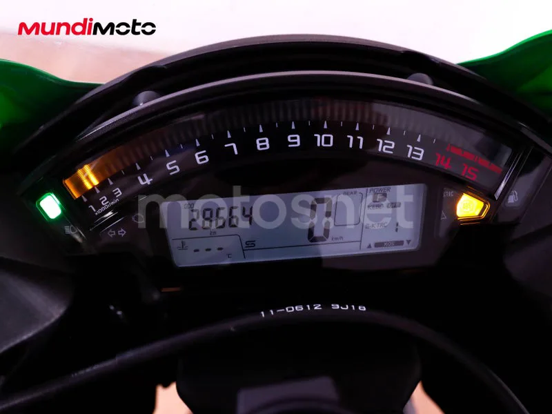 Kawasaki Ninja ZX-10R - Vista 12