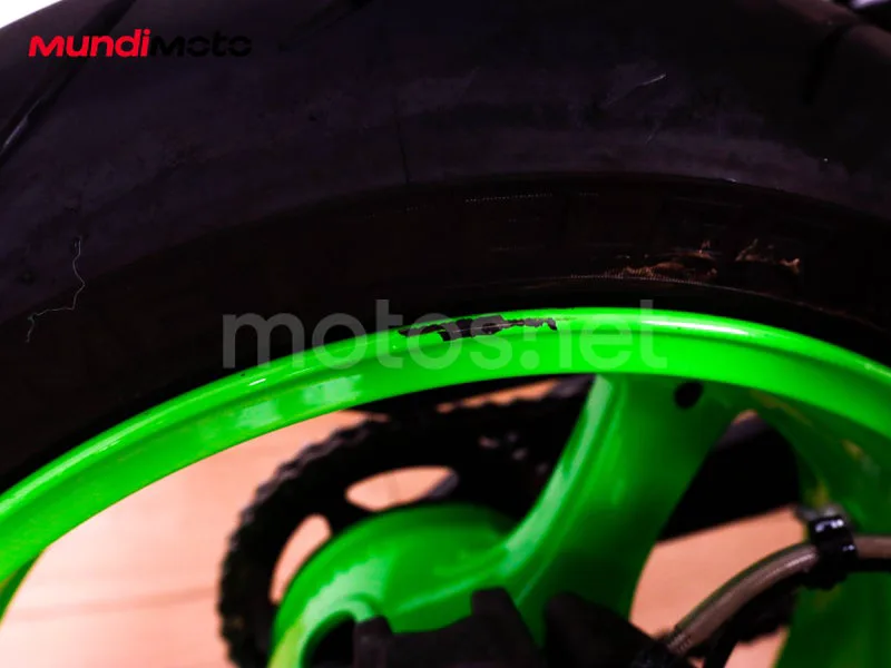 Kawasaki Ninja ZX-10R - Vista 23