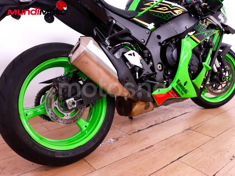 Kawasaki Ninja ZX-10R - Vista 4