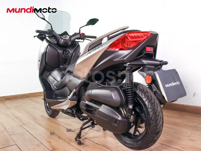 Yamaha XMAX 125 - Vista 8