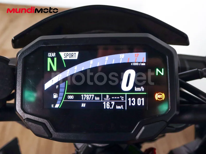 Kawasaki Z900 - Vista 12