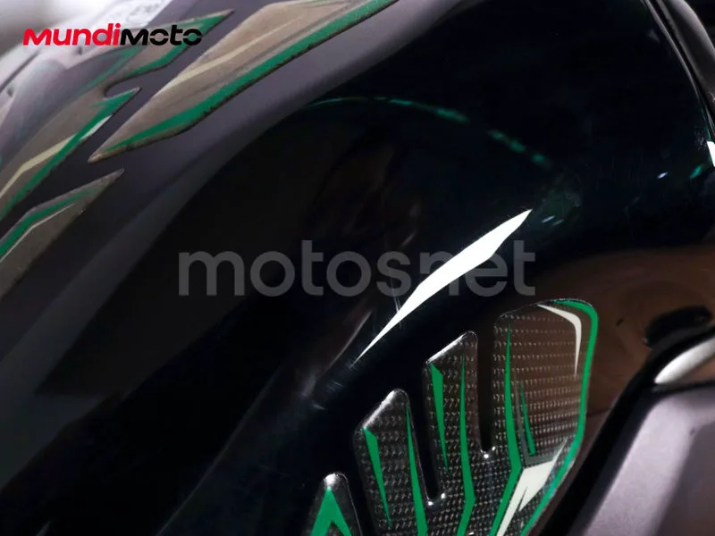 Kawasaki Z900 - Vista 13