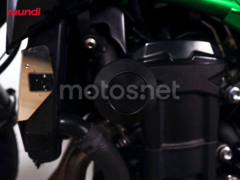 Kawasaki Z900 - Vista 15