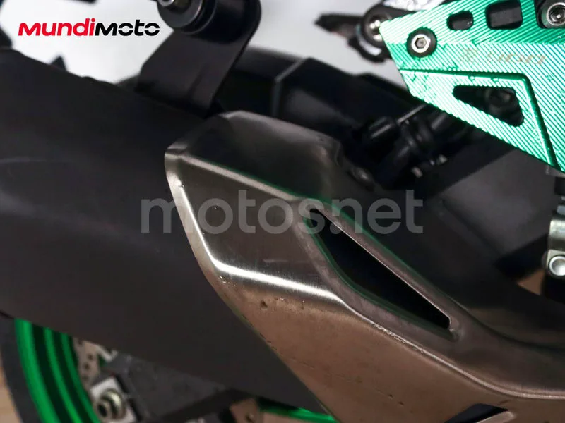 Kawasaki Z900 - Vista 18