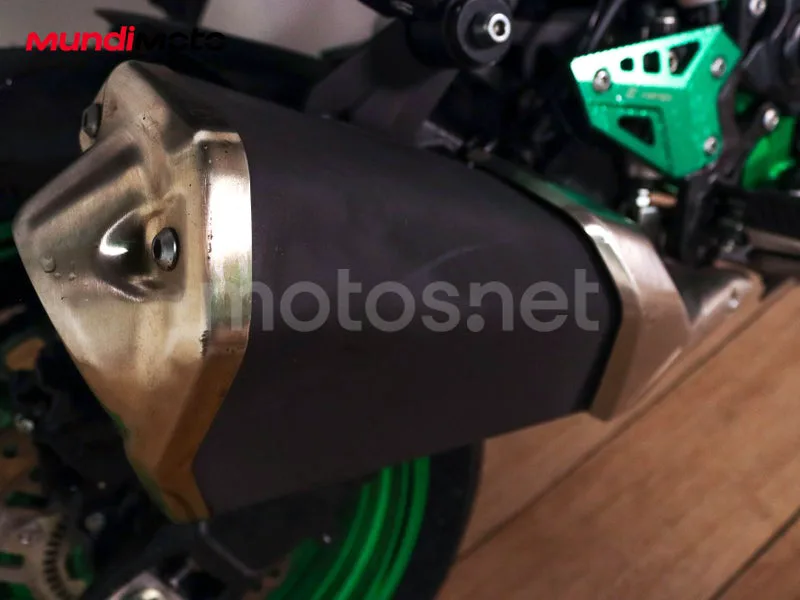 Kawasaki Z900 - Vista 19