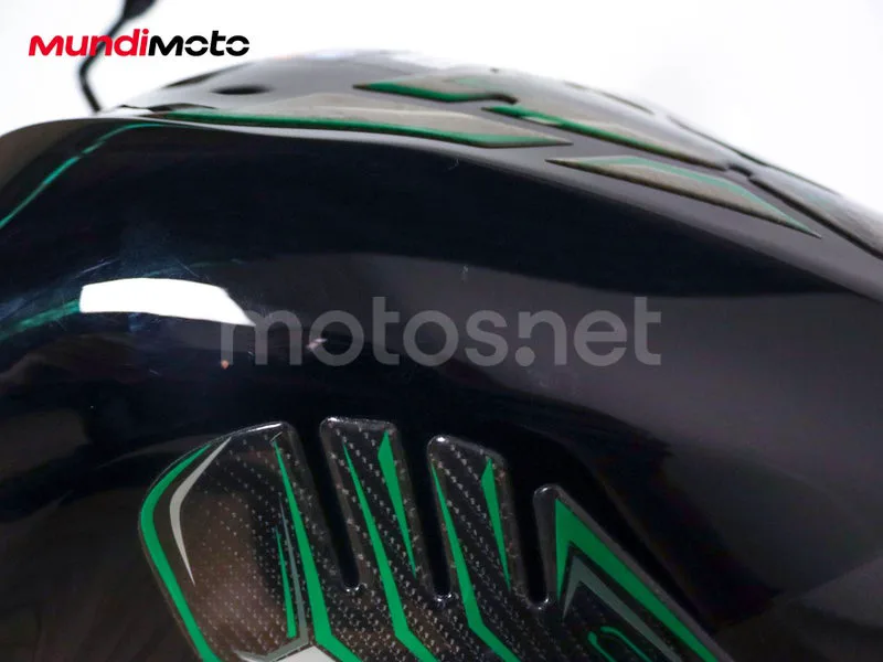 Kawasaki Z900 - Vista 22