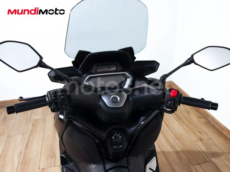 Yamaha XMAX 125 - Vista 11