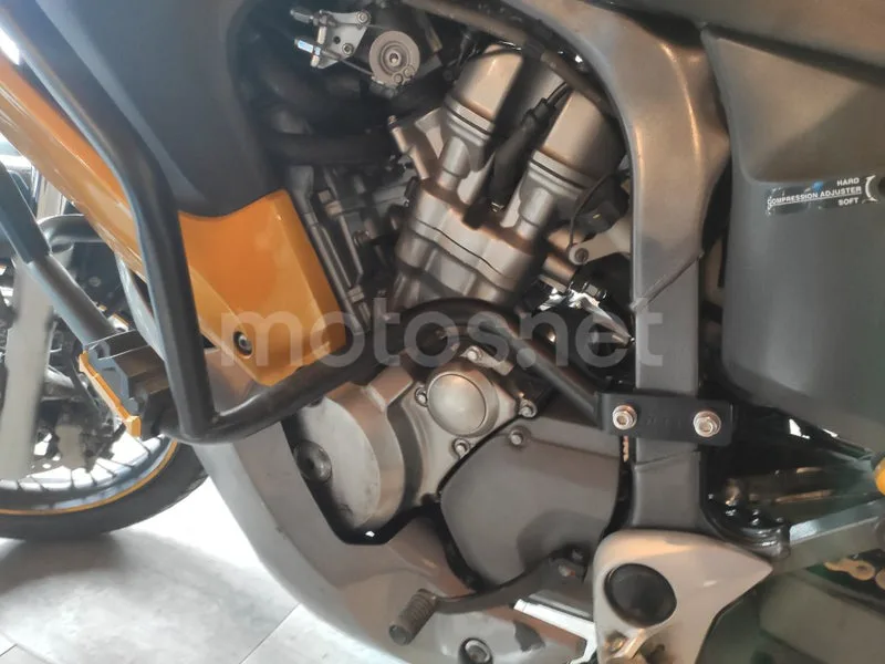 Honda XL700V Transalp - Vista 3