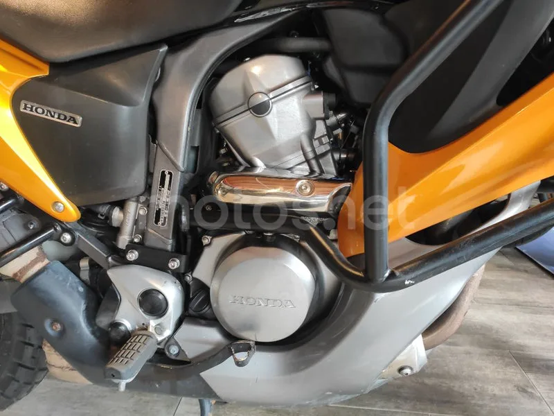 Honda XL700V Transalp - Vista 4