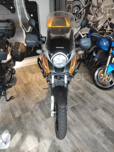 Honda XL700V Transalp - Vista 5