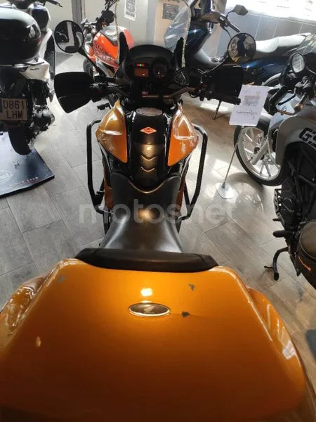 Honda XL700V Transalp - Vista 6