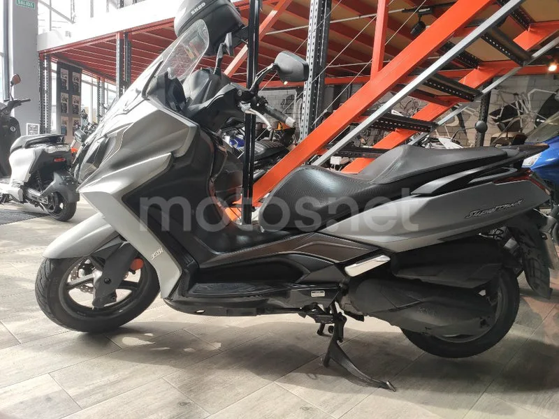 Kymco Super Dink 350 2700 € 2018 Navarra - 1