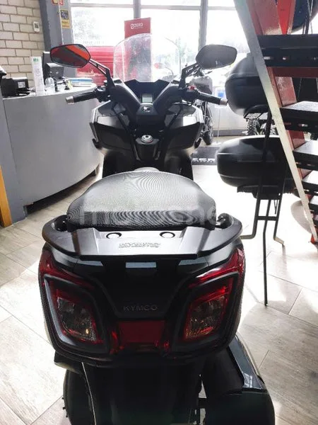Kymco Super Dink 350 - Vista 4