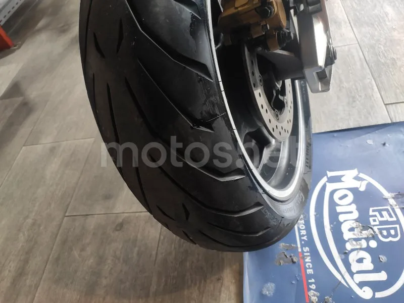 Honda CB1300 - Vista 9