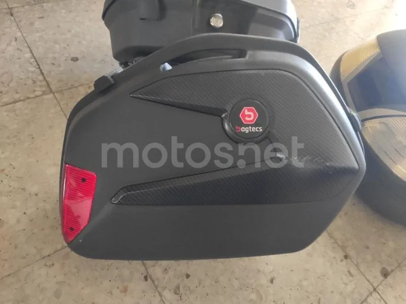 Honda CB1300 - Vista 10
