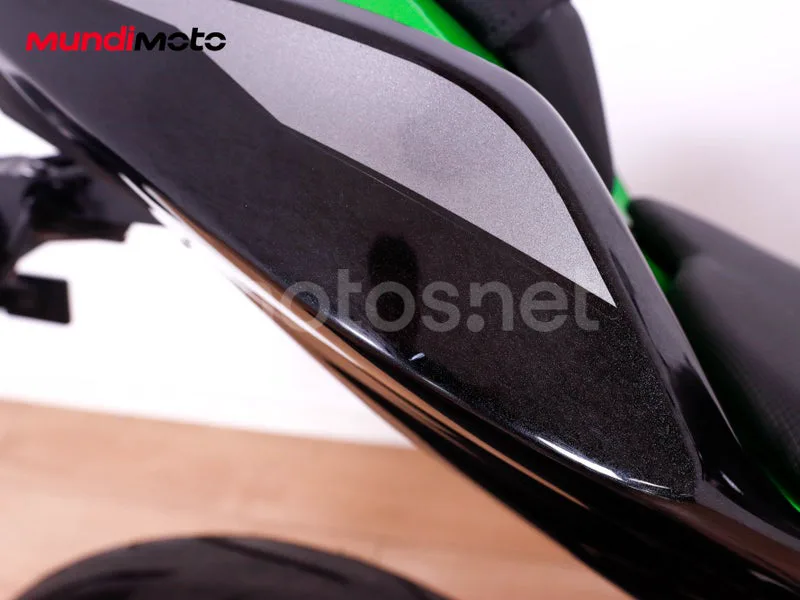 Kawasaki Z400 - Vista 15