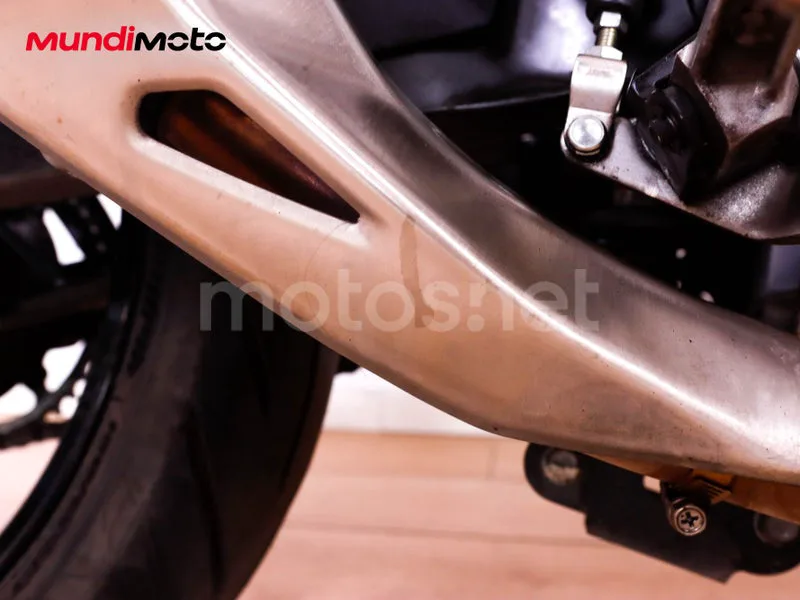 Kawasaki Z400 - Vista 16