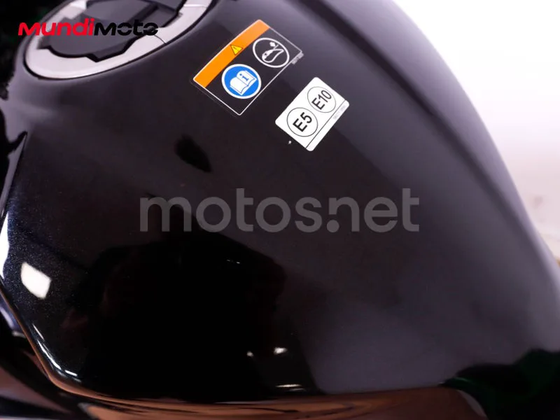 Kawasaki Z400 - Vista 17