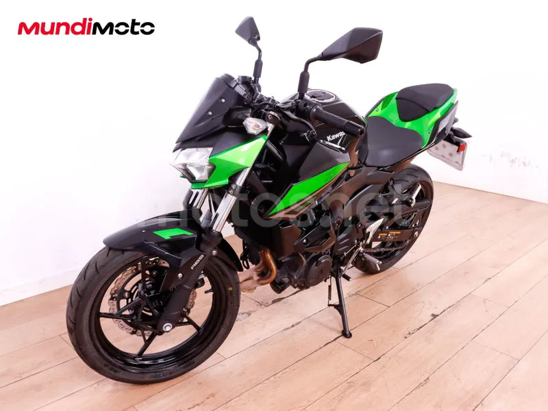 Kawasaki Z400 - Vista 7
