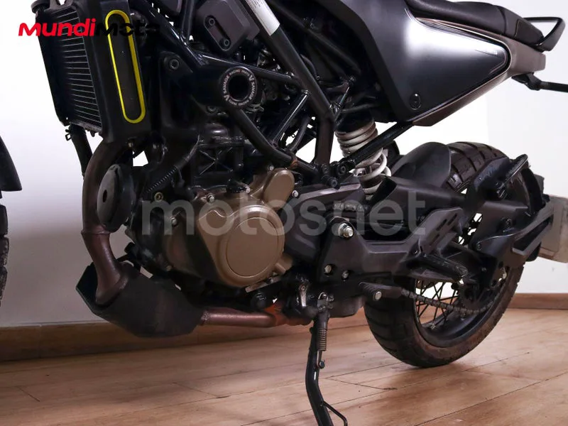 Husqvarna Svartpilen 401 - Vista 10
