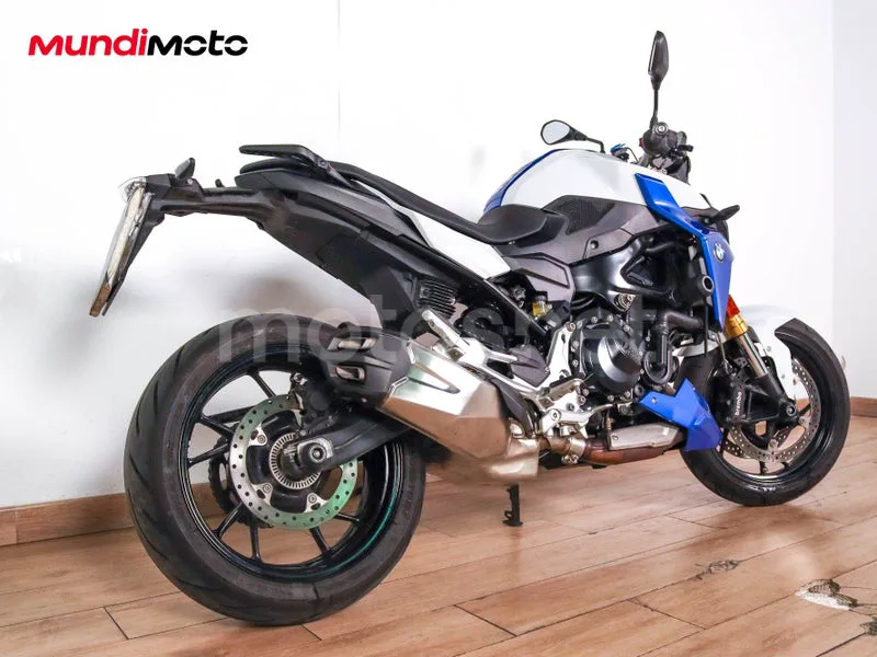 BMW F 900 R - Vista 3